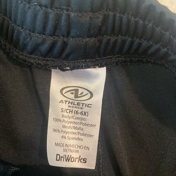 ♥️ ATHLETIC WORKS 6x Girls shorts - Picture 2 of 2